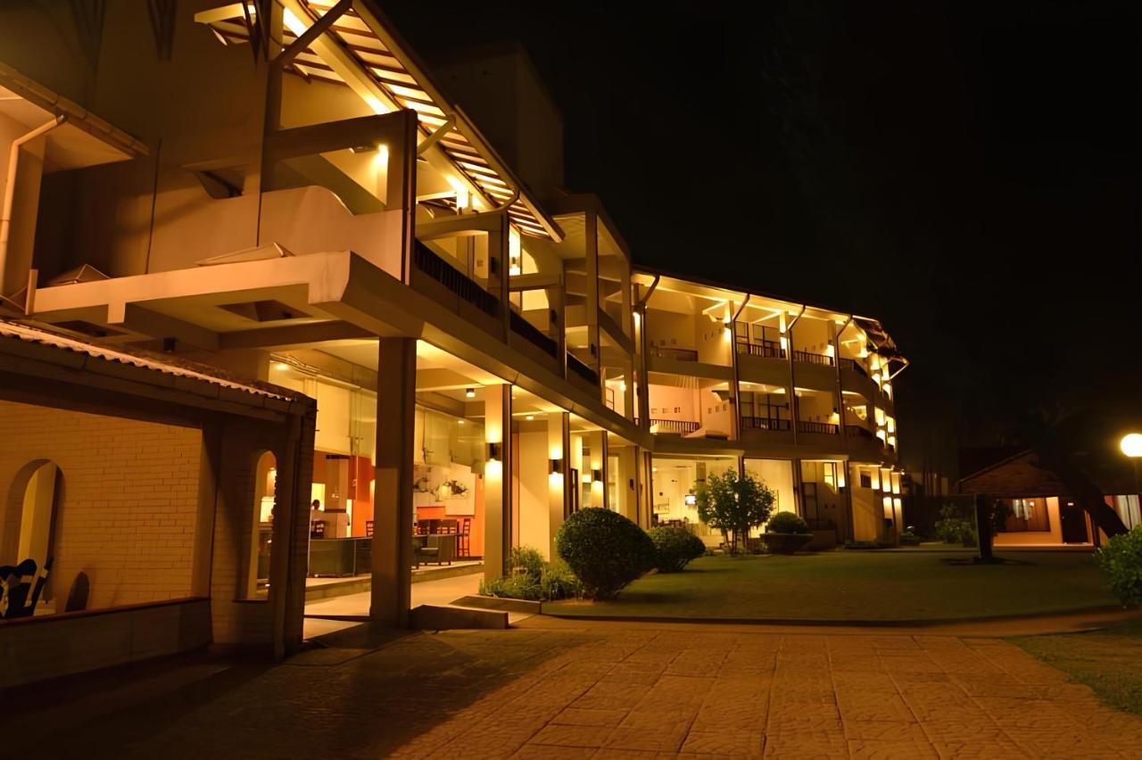 Laya Beach Wadduwa Exterior photo